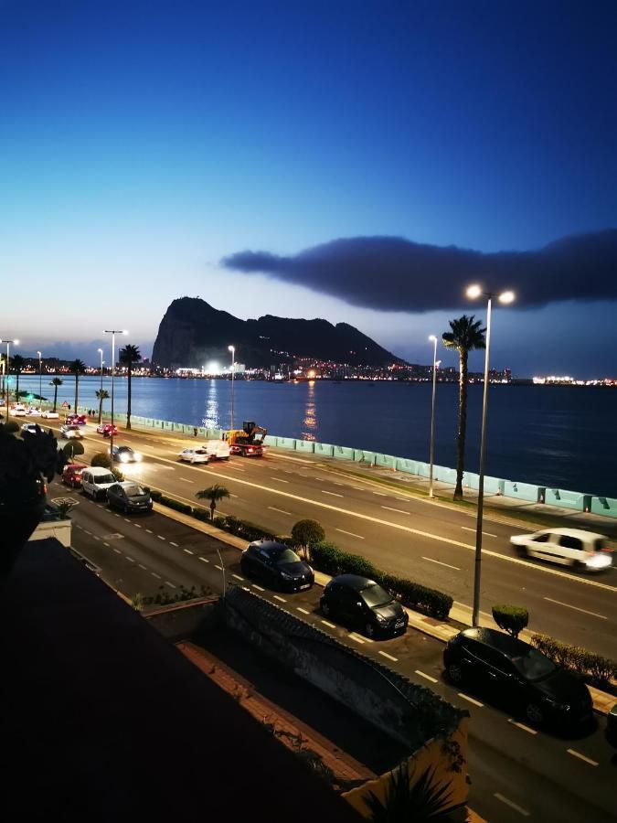 Gibraltar Views Guest House La Línea de la Concepción Exterior foto