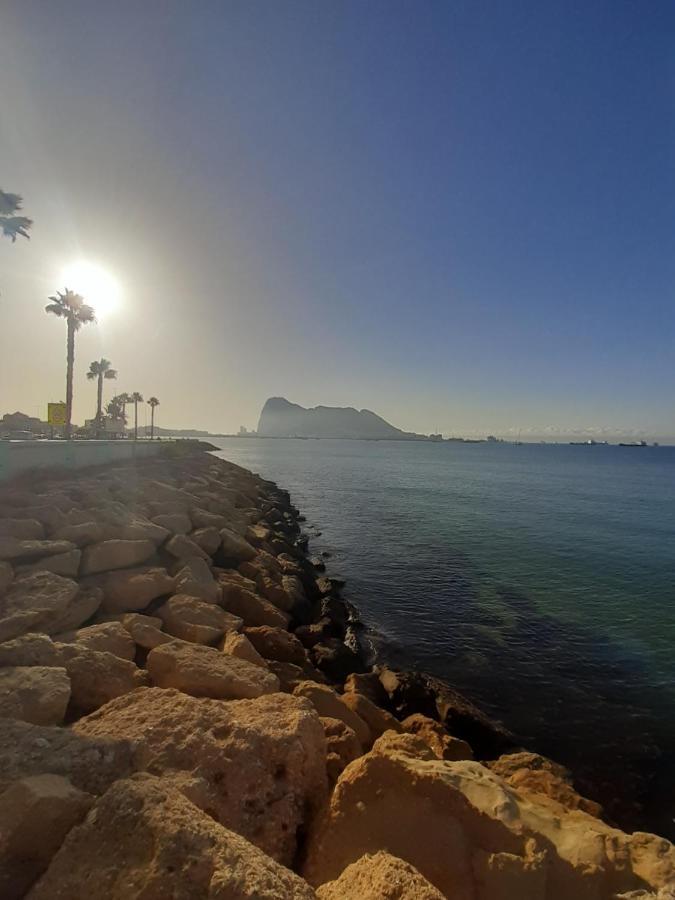 Gibraltar Views Guest House La Línea de la Concepción Exterior foto